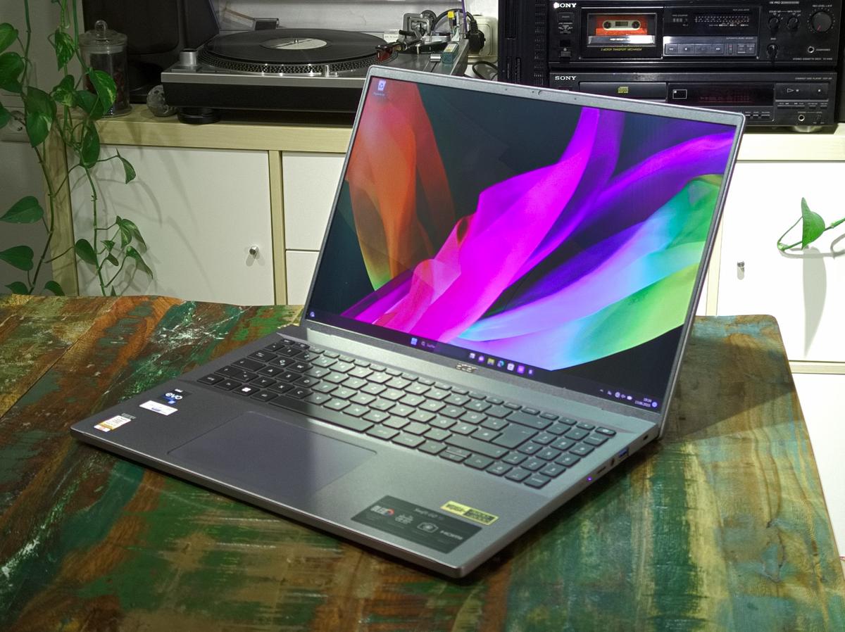 notebook-acersfg16-71-56b5-swift-go-161ycore-i51335u17-ghz16-gbpcie-nvme-ssd512-gbno-oddgraphicsiris-xe256-mb16-3200x2000freedosmicro-sd-card-readergrey-0