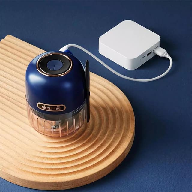Беспроводной измельчитель, Deerma, JS100, Беспроводной и компактный, 28000 об/мин, Объем чаши 150 мл, Емкость аккумулятора 1500 мАч, Зарядка через USB-Type C, Время зарядки до 2 часов, 30 циклов работы от одного заряда, Контроль степени измельчения, ABS-пластик