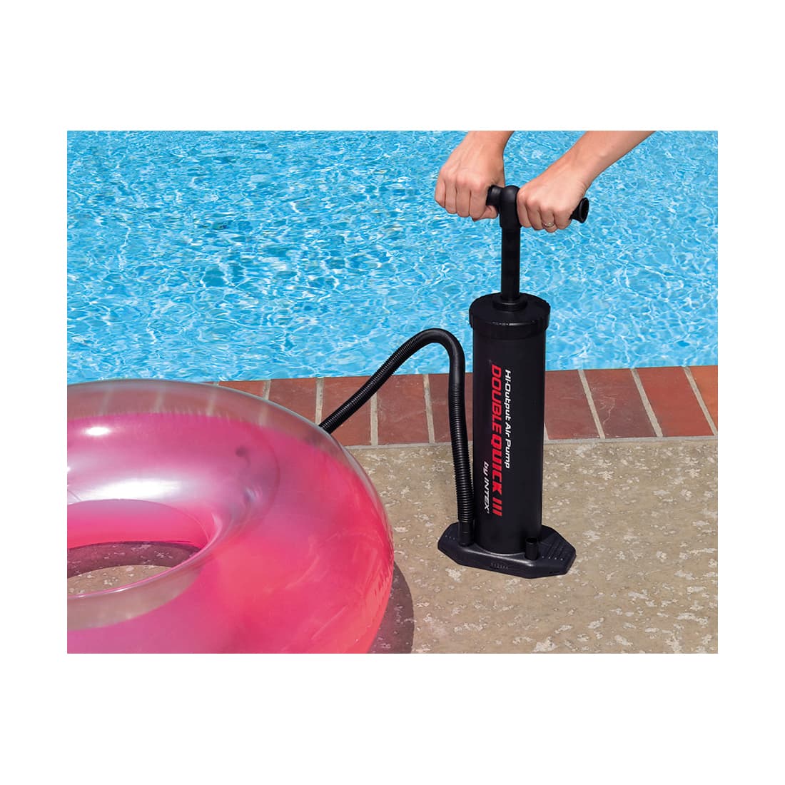 Насос ручной Double Quick III Hand Pump 48 см., INTEX, 68615, Пластик, Шланг 0.8м., 3 насадки включая иглу для накачки мячей, Макс. создаваемого давления до 8psi, Объем камеры 3.3 л., Черный, Цветная коробка