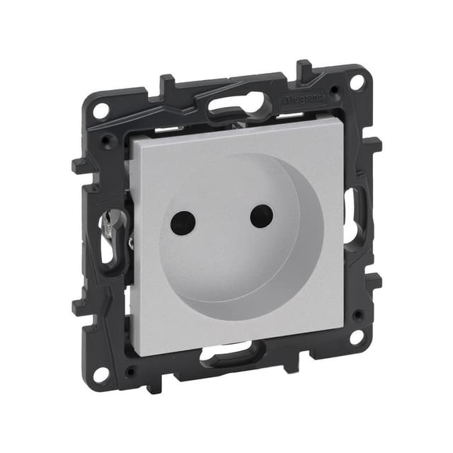 Розетка 2К+З, Legrand Niloe Step, 863319, 16А 250 В с з/ш винт. кл. Алюминий