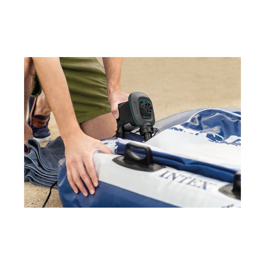 Насос электрический QuickFill AC Electric Pump (220В), INTEX, 66640, Пластик/металл, 650 л/мин, Встроенная термозащита, 3 насадки, Чёрный, Цветная коробка