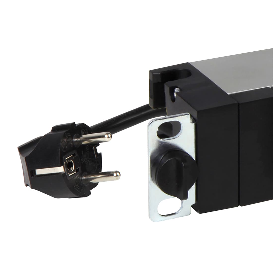 Блок распределения питания, Legrand, 646823, 8 розеток 2К+3 - немецкий стандарт, Для шкафов и стоек размера 19", 8 Розеток, 3 м, 220 в., Чёрный