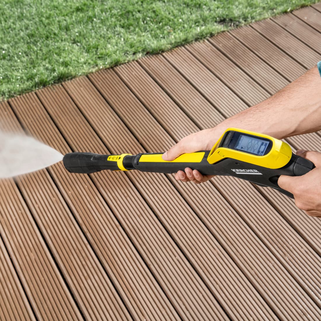 Средство для чистки древесины, KARCHER, RM 624 (5 л) 6.295-361.0, Для бережной очистки любых обработанных или необработанных водостойких деревянных поверхностей (садовой мебели, деревянных полов, террас, и т.д.)