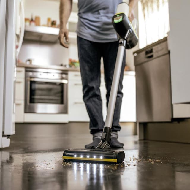 Аккумуляторный пылесос, KARCHER, VC 6 Cordless our Family Pet 1.198-673.0, 25,2 В, время работы 50 мин, объём контейнера 800 мл