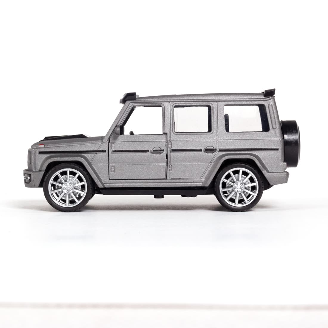 Металлическая машинка, X-Game Kids, 63700S, 1:32, Длина 12.1 см, Открывающиеся двери, Pull-back двигатель, Серебристый металлик, Цветная коробка